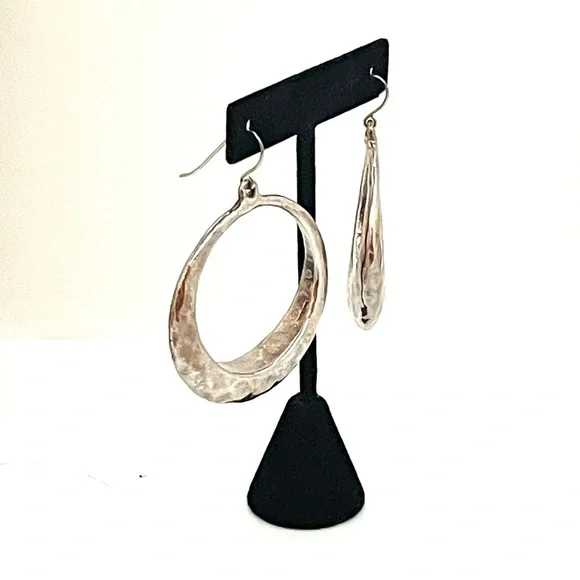 Elegant Sterling Silver Hammered Hoop Earrings from Israel - Picture 3 of 8